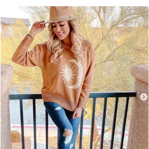 Sweater
Desert Dreamer Brand - Picture 3 of 10